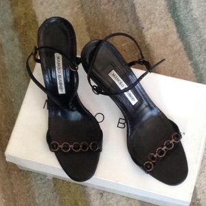 Manolo Blahnik black scrappy heel